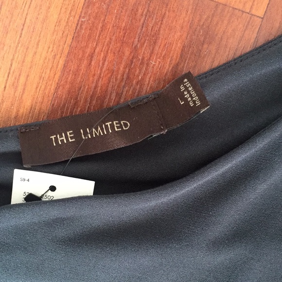 ⭐️NWT⭐️ The Limited One Shoulder Top - Picture 3 of 5